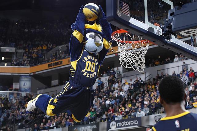 易建联:没有观众比赛很煎熬 重回主场令人期待